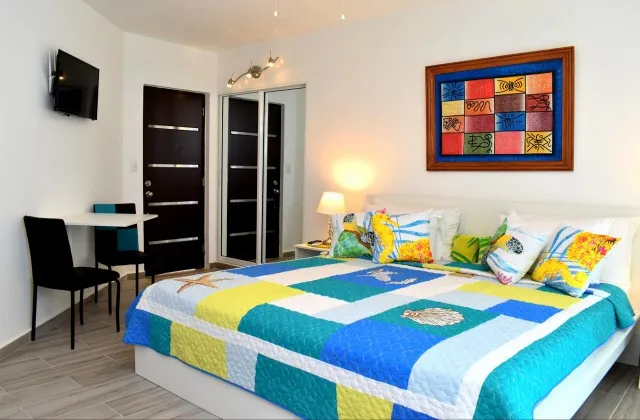 Tropical Casa Laguna apartment room 2